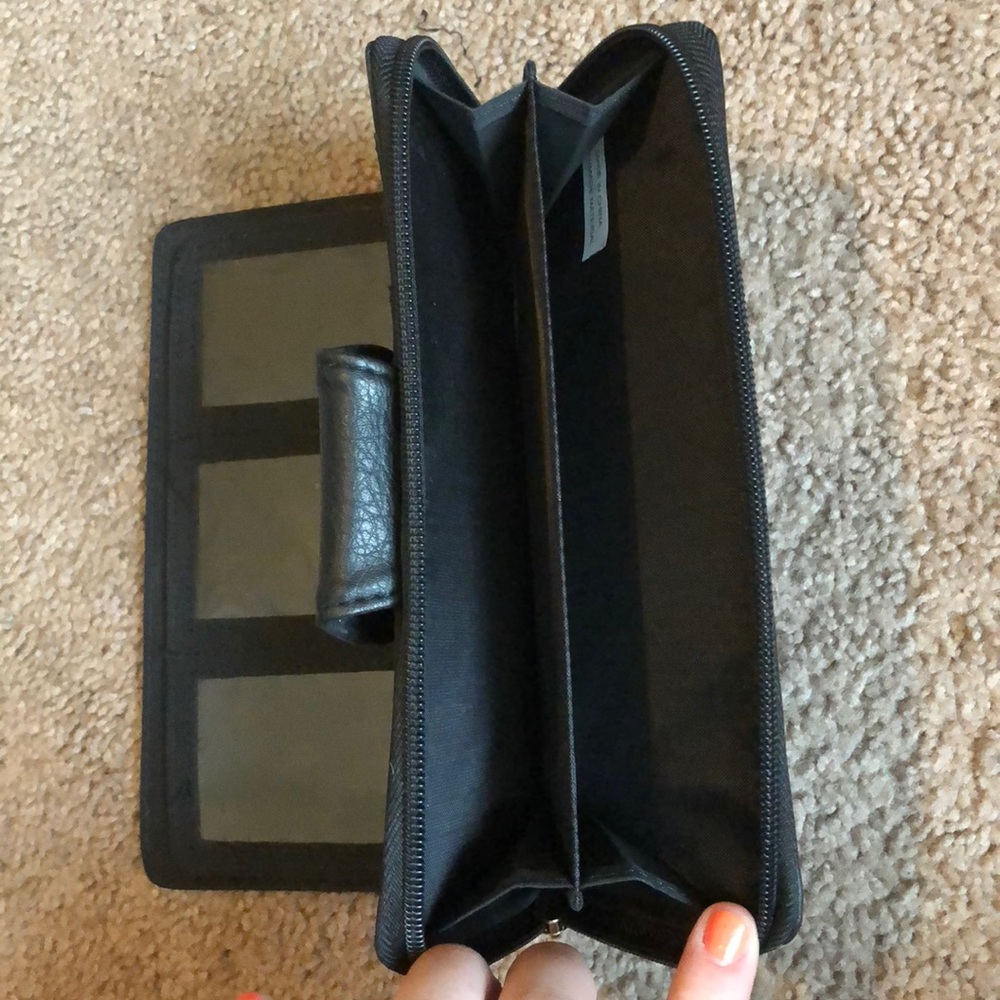 wallet - Picture 4 of 5